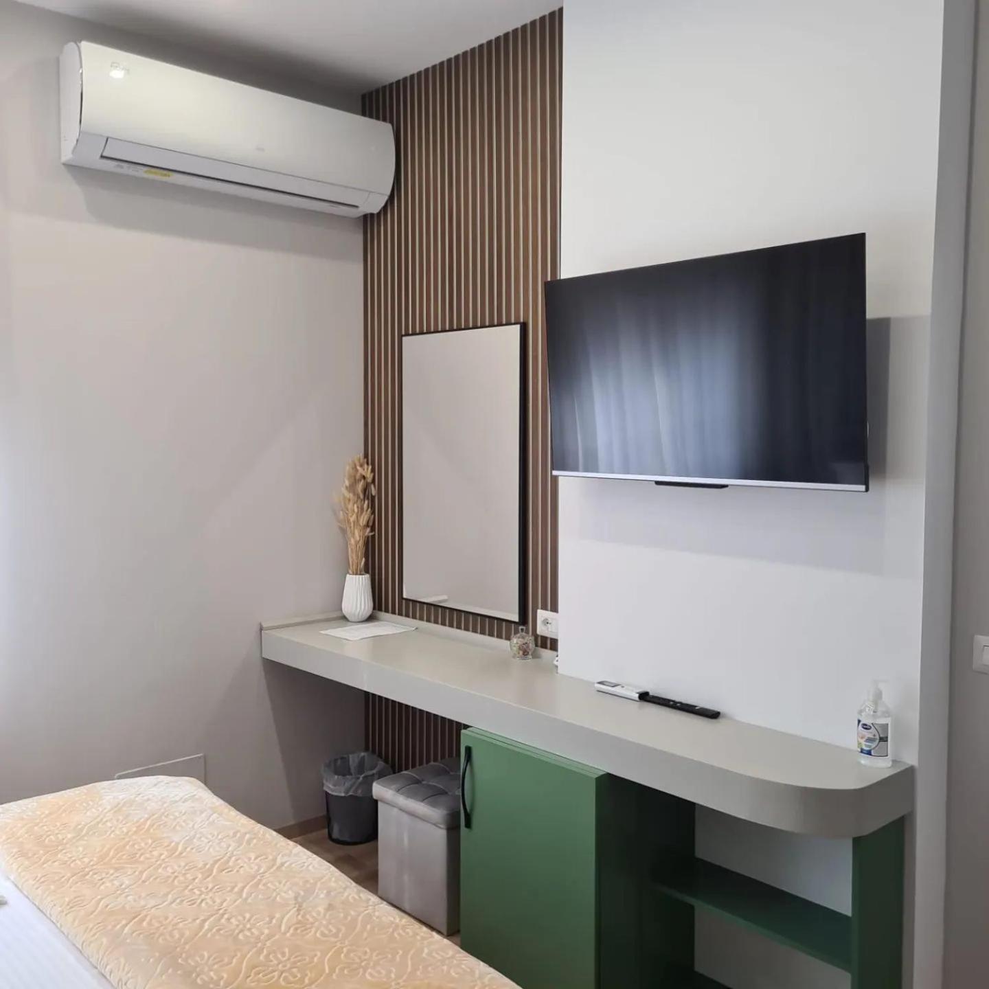 Vila Ajet Hotel Korce Ngoại thất bức ảnh